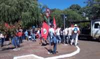 Laranjeiras - Protesto do MST libera novamente, nesta quarta, dia 11, a cancela do pedágio