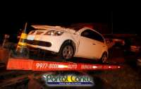 Laranjeiras - Acidente deixa carro parcialmente destruído em trevo
