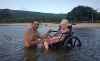 Presos tomam conta de mulher de 102 anos em Pelotas, RS