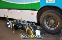 Portal Cantu flagra acidente entre moto e ônibus em Cascavel