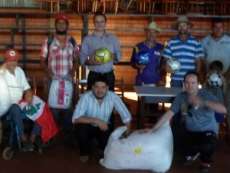 Rio Bonito - Comunidades do interior receberam materiais esportivo