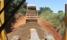 Rio Bonito - Poder público municipal inicia recuperação das estradas dos Assentamentos