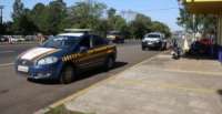 Laranjeiras - PRF recupera carro roubado em Curitiba na BR 277