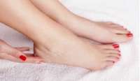 Especialistas indicam cuidados essenciais com os pés para mantê-los bonitos e hidratados