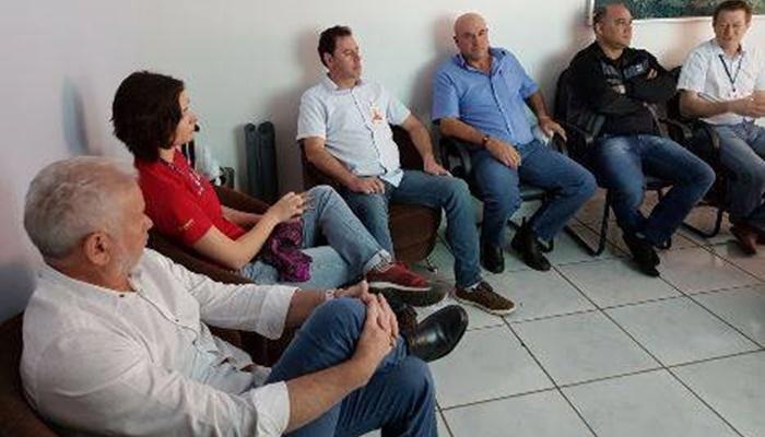Guaraniaçu - Prefeito recebe representantes da Itaipu Binacional