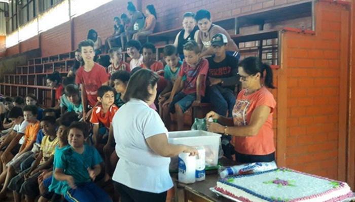 Rio Bonito - Assistência Social promove confraternização com alunos do projeto “Criança e Adolescente com Mais Saúde”, no Campo do Bugre