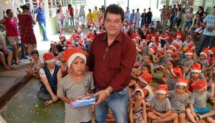 Rio Bonito - Governo Municipal e Secretaria de Educação fazem entrega de doces para alunos das escolas Cerbi e Tatiane Bergeier
