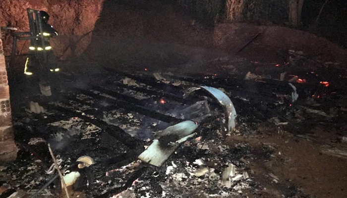 Laranjeiras - Residência é destruída por incêndio