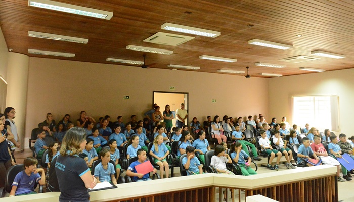 Catanduvas - Projeto 'Cidadania e Justiça também se aprende na Escola' e aplicado com alunos dos 5º anos