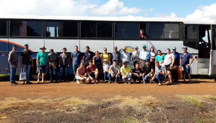 Porto Barreiro - Agricultores visitam o Show Rural em Cascavel