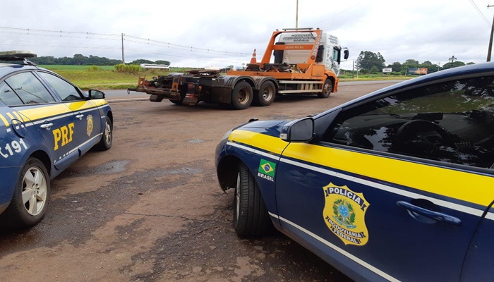 PRF detém assaltante envolvido em sequestro e recupera guincho roubado no Paraná
