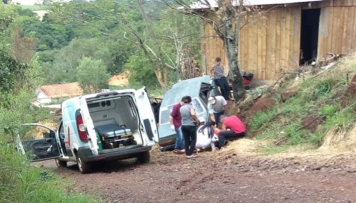 Rio Bonito - Mulher é atropelada por carro sem freio no Bairro Cohapar