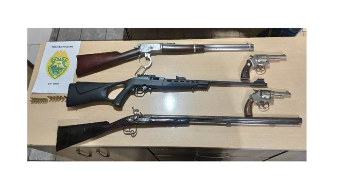 Pinhão - Homem é preso durante Operação '32' por comércio ilegal de armas de fogo