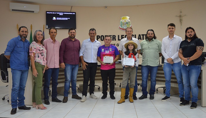 Guaraniaçu - Câmara de Vereadores homenageia atletas locais