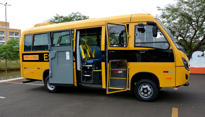 Laranjeiras - Prefeitura recebe micro-ônibus com acessibilidade para o transporte escolar