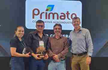 Produtor de Toledo cooperado a Primato recebe prêmio do conhecido Oscar do agro