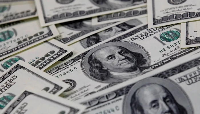 Dólar cai para R$ 5,16 à espera de dados nos Estados Unidos