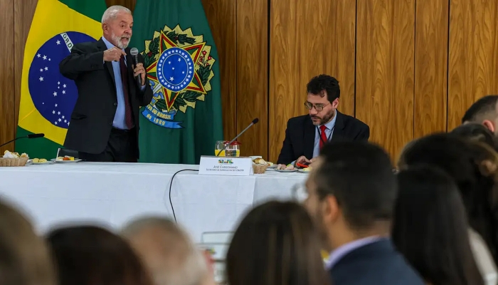 Lula defende estratégia internacional contra extrema-direita