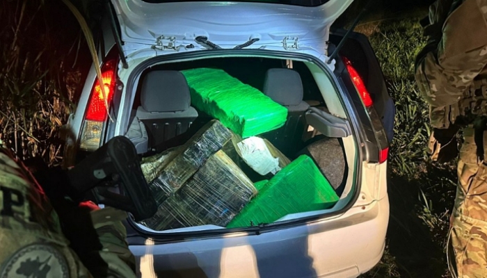 Virmond - Motorista tenta fugir da PRF e é preso com mais de 260 kg de maconha