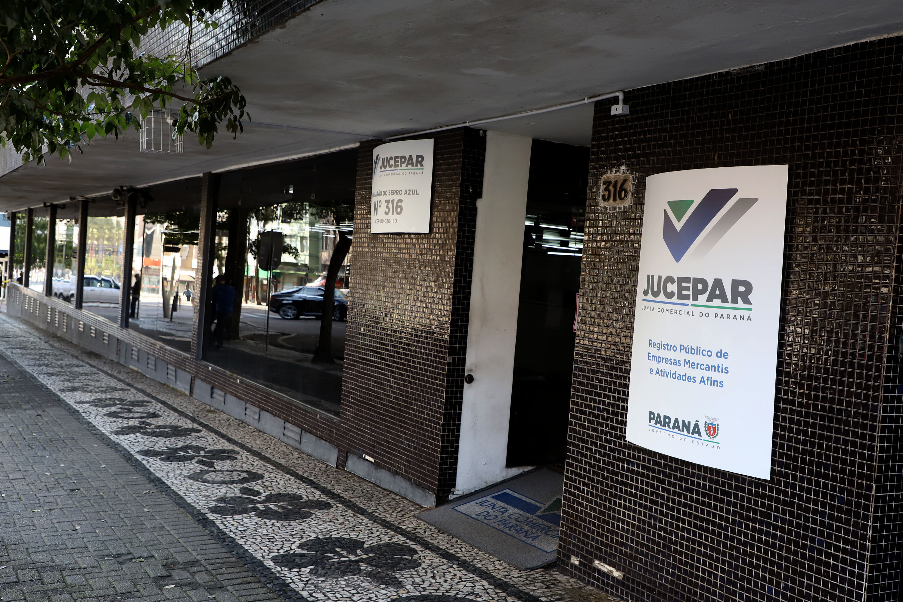  Com Paraná no topo das dispensas, Jucepar leva Decreto do Baixo Risco aos municípios
