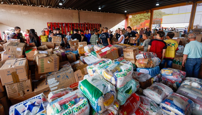  Com apoio da Ceasa, Paraná envia nova remessa com mais 400 toneladas de doações ao RS