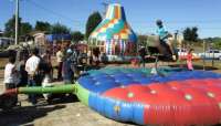 Pinhão - XII Festa do Trabalhador: Escola Maristela Tussi garante divertimento aos trabalhadores