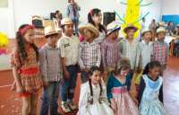 Campo Bonito - Famílias participantes do CRAS participam de festa junina