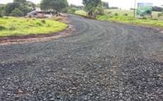 Candói -  Conjunto Habitacional recebe melhorias em estrada de acesso