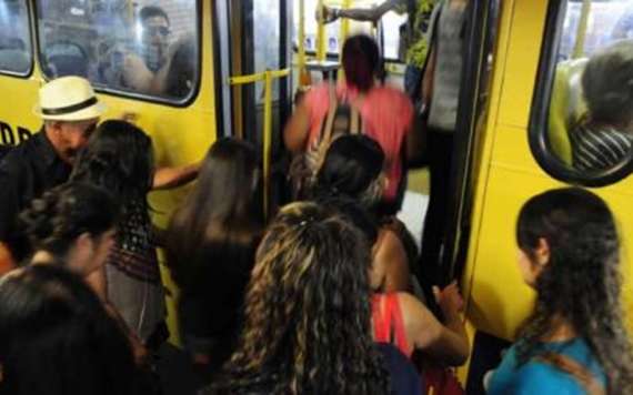 'Senti indignação e impotência', diz vítima de tentativa de estupro em ônibus