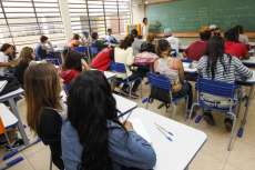 Justiça do Paraná declara greve ilegal e determina retorno imediato às aulas