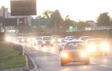 Paraná é o terceiro estado com mais multas por desrespeito à lei do farol baixo