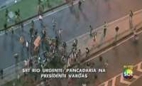Âncora do SBT chama imagens do helicóptero da Globo; assista