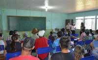 Pinhão - Prefeito e Secretária de Educação participam de reunião na escola da comunidade de Todos os Santos