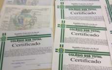 Dois homens são presos por vender diplomas do ensino médio por até R$ 800