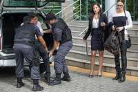 Império - Téo Pereira vai para a prisão por desacatar juíza