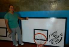 Laranjeiras - Prefeitura compra novas tabelas para quadras de basquete ao ar livre