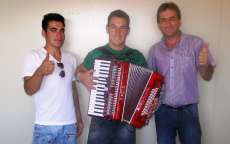 Goioxim - Grupo Real 5 ganha acordeon de prefeito