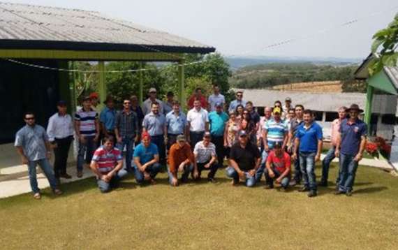 Guaraniaçu - Agricultores do município visitam a Associação Caprivir de Virmond