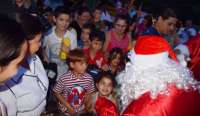 Nova Laranjeiras - Chegada do Papai Noel na praça da prefeitura