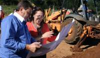Laranjeiras - Cumprindo o prazo prometido, prefeitura inicia calçamento do Monte Castelo