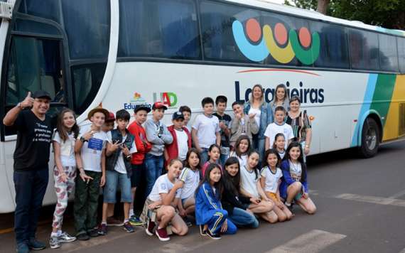 Laranjeiras - Projeto “Turismo na Escola” leva alunos da rede municipal à conhecerem pontos turísticos no estado