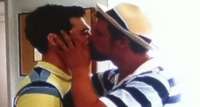 &quot;BBB13&quot;: Globo mostra beijo gay de participante na estreia