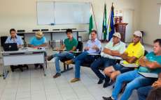 Guaraniaçu - Reunião de trabalho discute a implantação da Fábrica de Sucos e Polpas