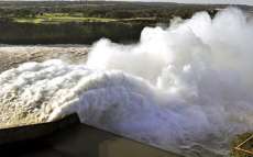 Itaipu já verte ‘quatro Cataratas’ e alerta para risco de enchentes