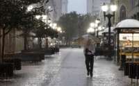 Frente fria traz mais chuva no Paraná no fim de semana; temperaturas caem na segunda