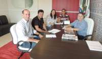 Catanduvas - Prefeita assinou convênio com a APMF da escola municipal São Marcos
