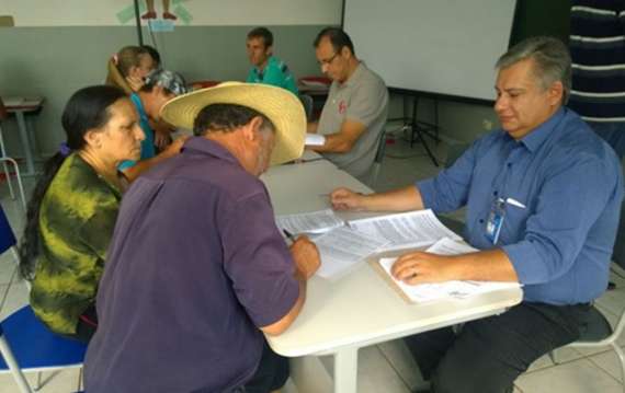 Marquinho - Cohapar assina contratos com 27 agricultores