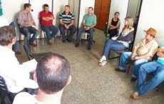 Rio Bonito - Prefeito se reúne com técnicos da Secretaria de Agricultura
