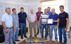 Catanduvas - Prefeito Moises assina ordem de serviço para calçamento de várias linhas