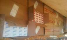 PRF apreende carreta com 350 mil maços de cigarros contrabandeados no Paraná